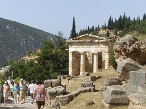 Tesoro Ateniense, en las faldas del Monte Parnaso (Foto Flickr de Filissa)