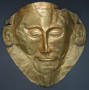 Máscara micénica de Agamenón, en el Museo Nacional de Atenas (foto wikimedia commons)
