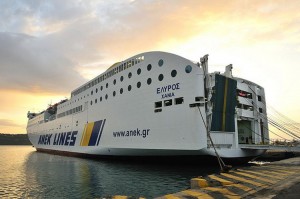 llegar_creta Ferry en el puerto de La Canea (Chania), Creta (Foto Flickr de estrnc)