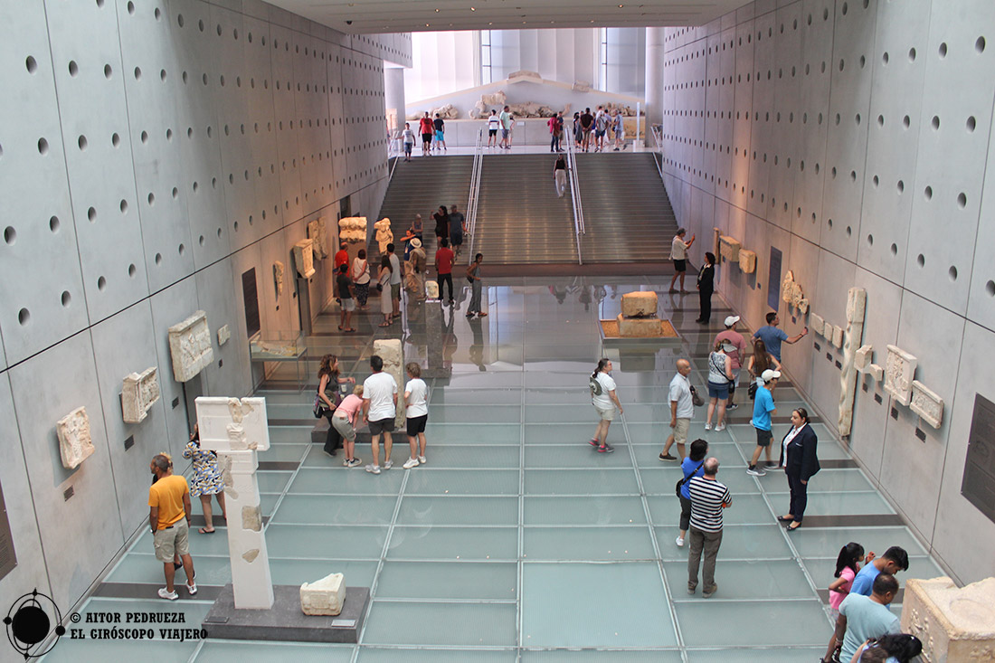 Interior del Museo de la Acrópolis en Atenas